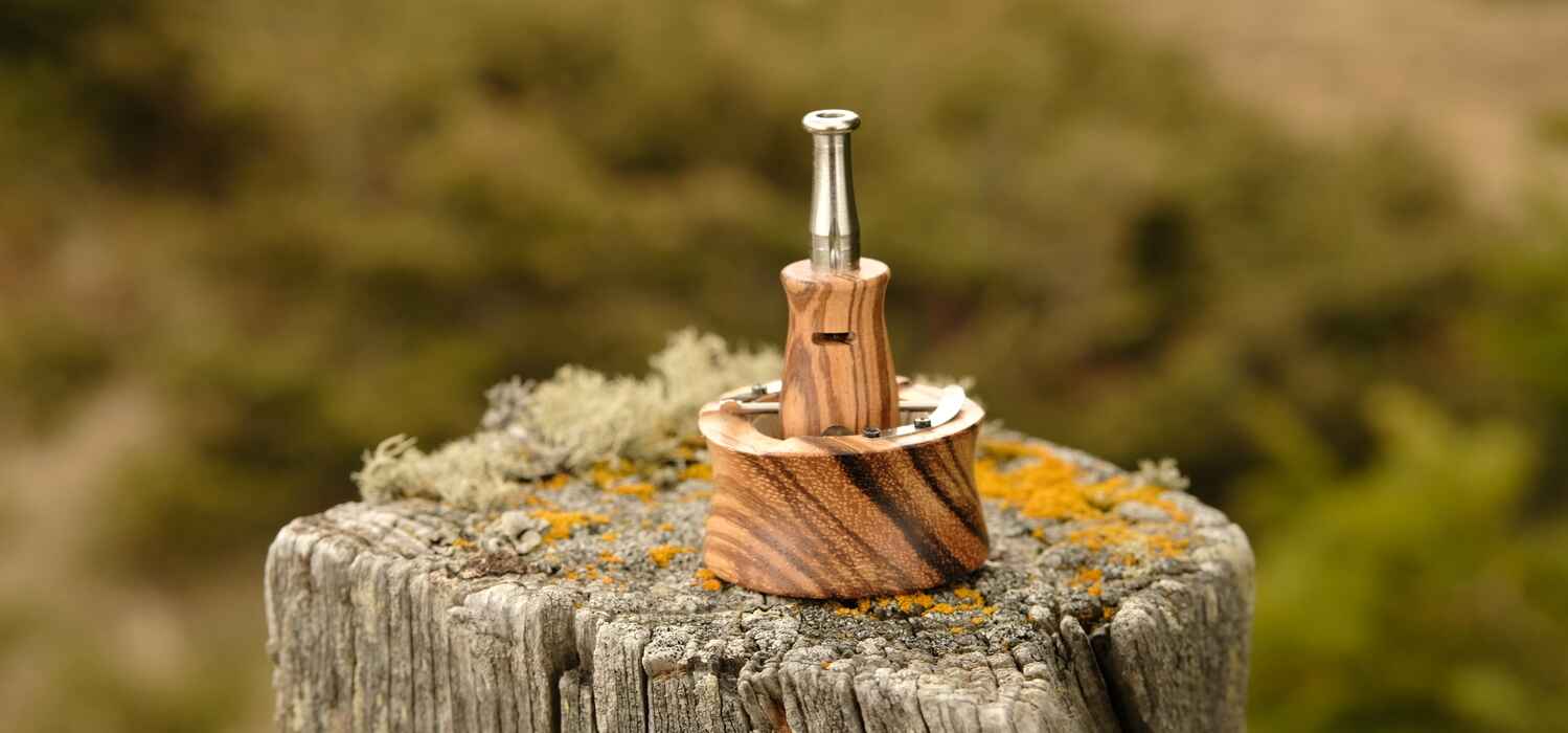 Trois vaporisateurs au butane posés côte à côte : HyperDyn, Vestratto Anvil ThermoCore et Vapman Click